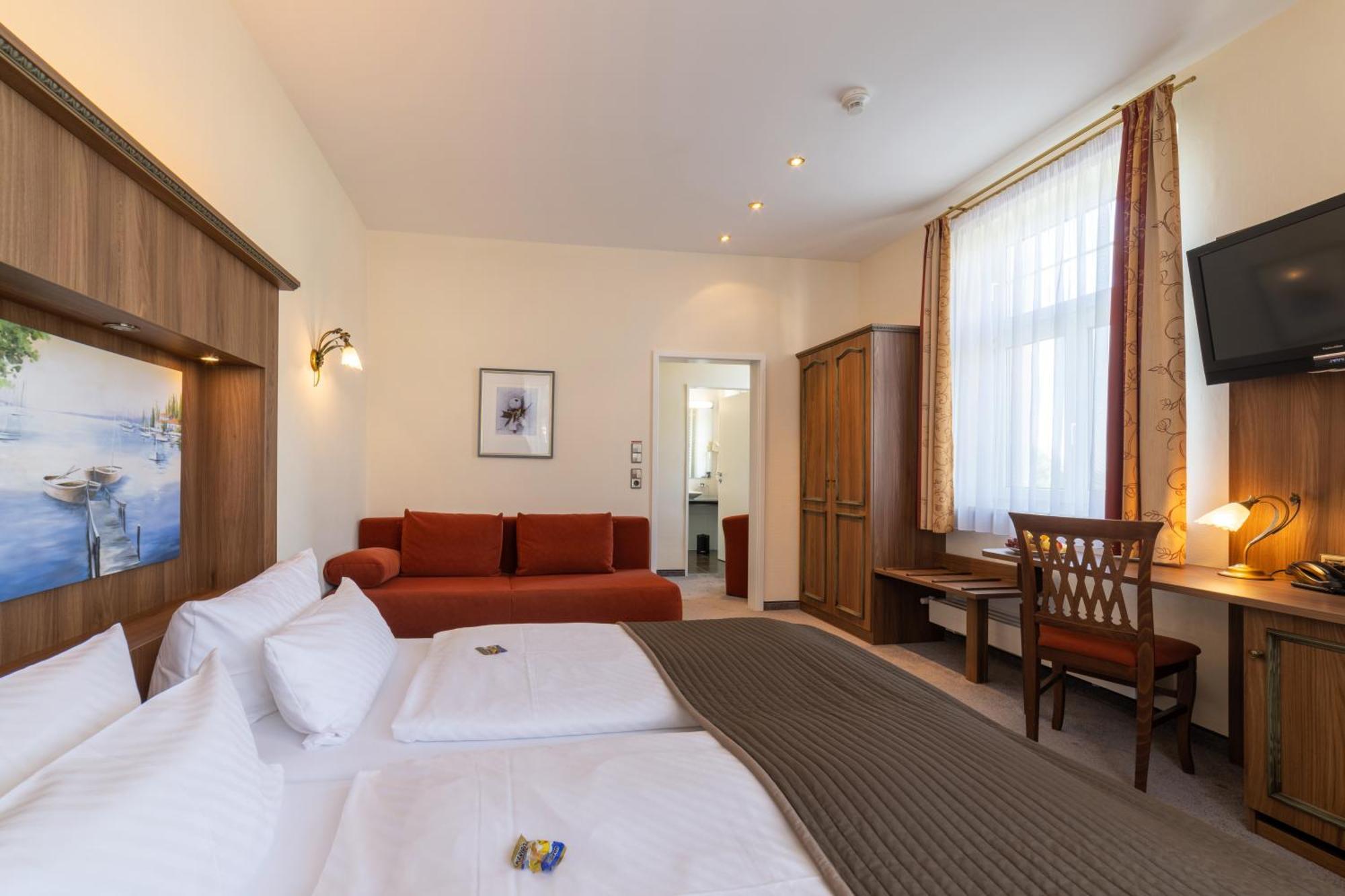 Hotel Schoengarten Garni Линдау Экстерьер фото