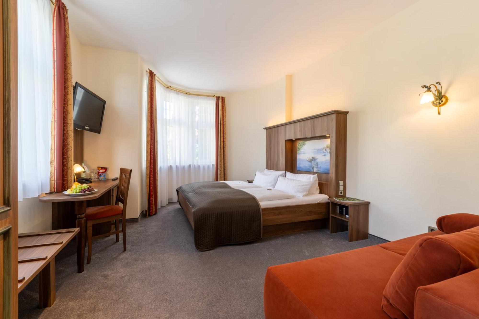 Hotel Schoengarten Garni Линдау Экстерьер фото